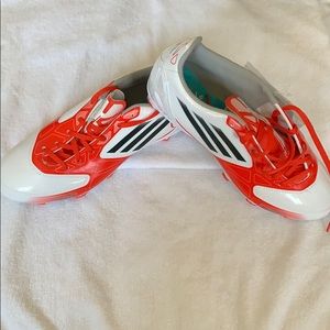 ADIDAS women’s 8 soccer cleat